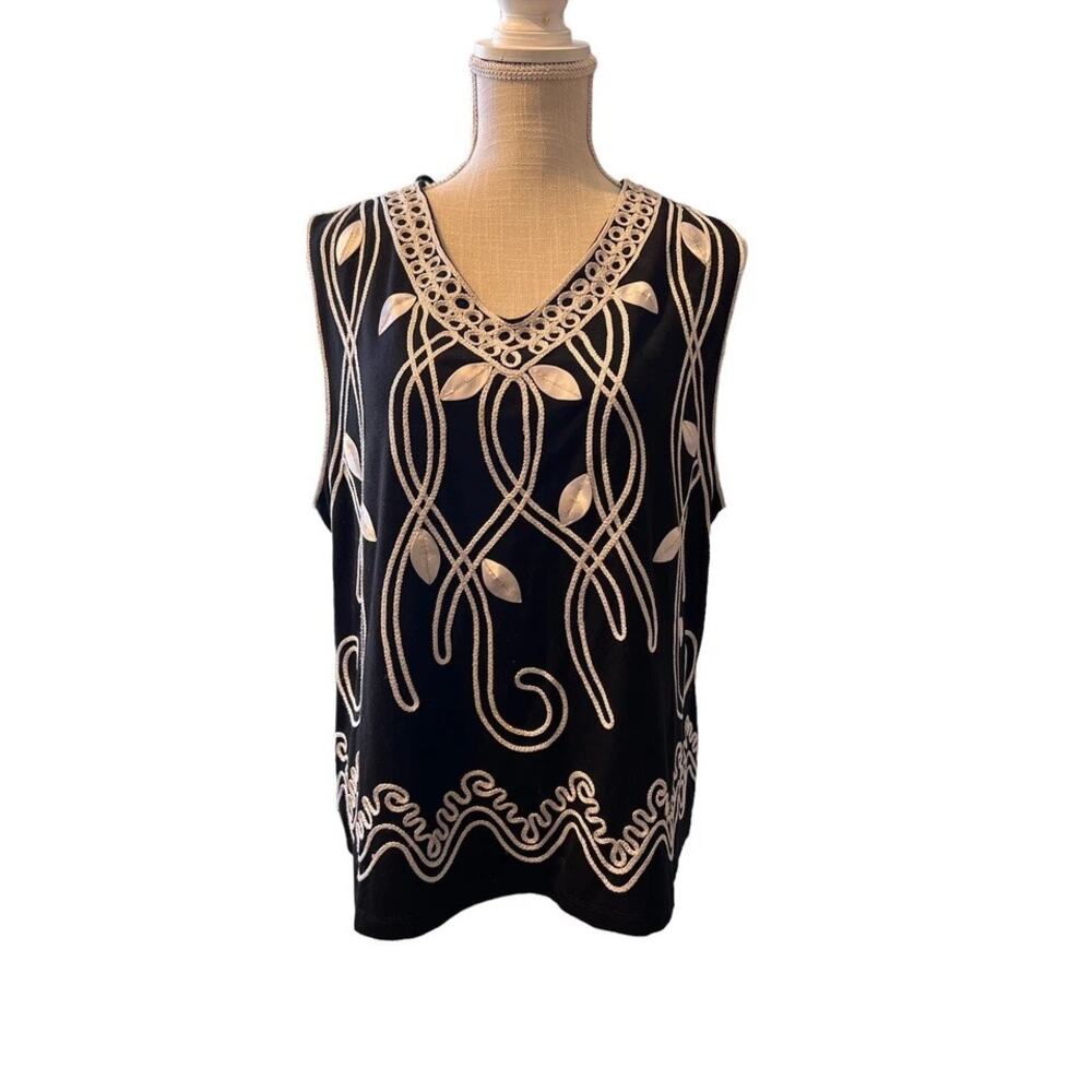 Saint Tropez West‎ Women's 2X Black White Leaf Embroidered Sleeveless V-neck Top